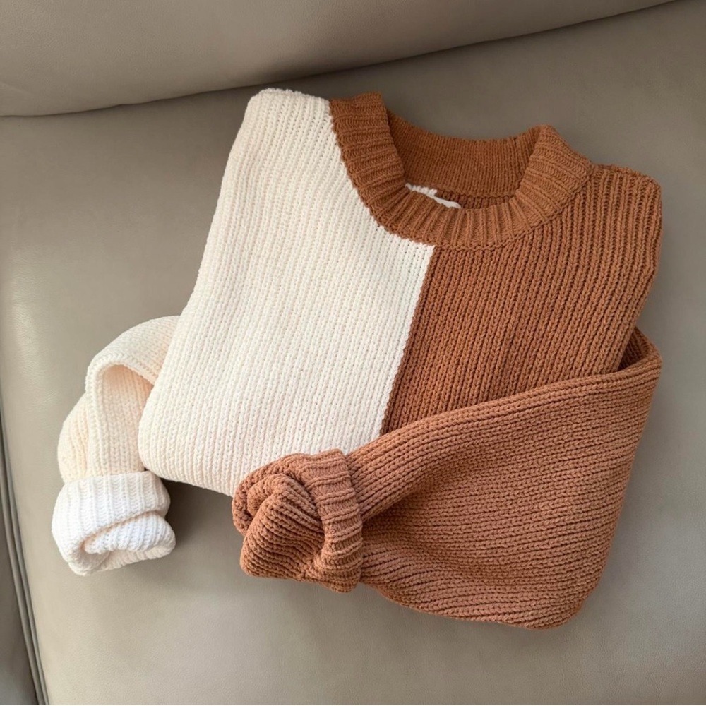 Abercrombie & Fitch Cream and Brown Crew Neck Sweater